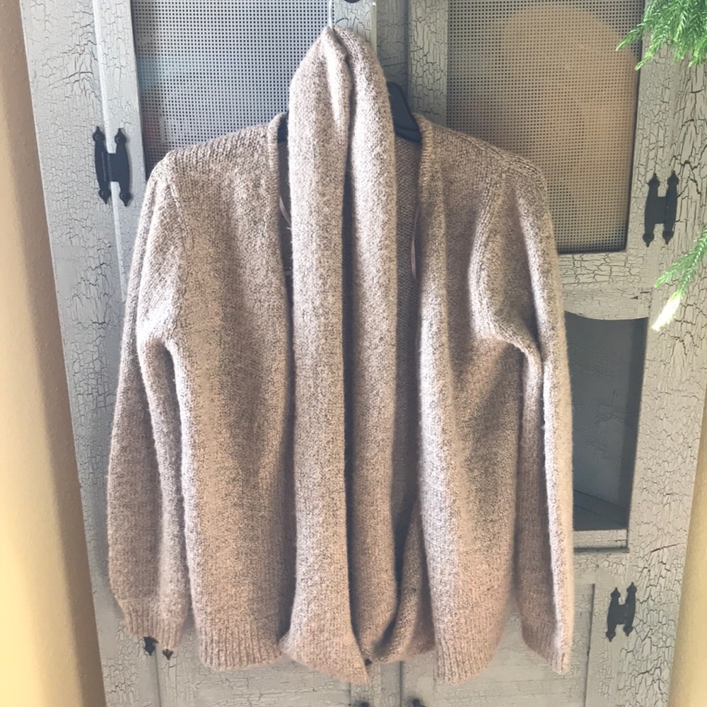 Forever 21 Sweater - Picture 4 of 7